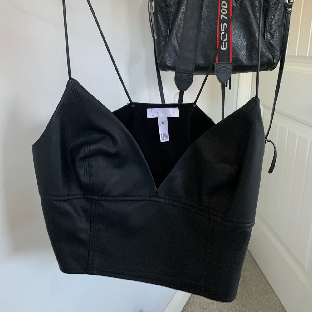 Black Leith Crop